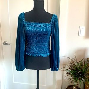 🩵Anthro puff sleeved velvet smocked blouse XS